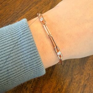 Elegant Gold Bracelet with Crystal Accents